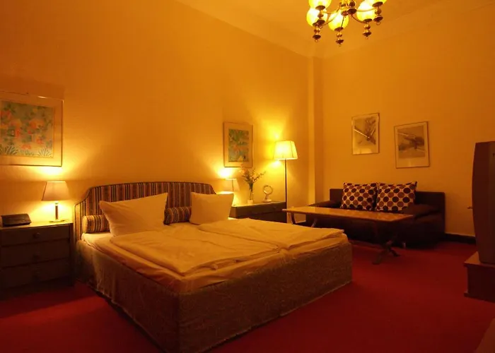 Konukevi Hotel-pension Ariane Am Kurfurstendamm 3*