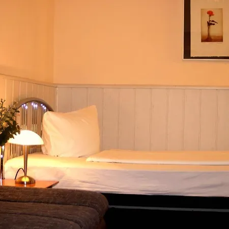 Hotel-pension Ariane Am Kurfurstendamm Gasthof 3*
