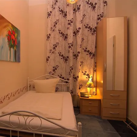 Гостевой дом Hotel-pension Ariane Am Kurfurstendamm Берлин