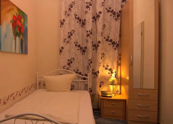 Affittacamere Hotel-pension Ariane Am Kurfurstendamm Berlino